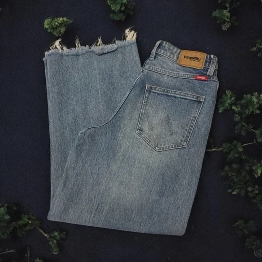 WRANGLER X URBAN OUTFITTERS - Hi Bells Light Blue Wash Jeans Size 28 - Picture 11 of 11